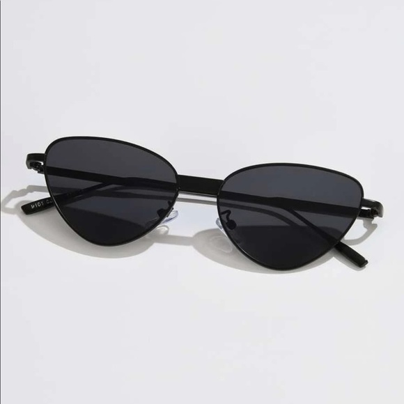 Black wire frame cateye sunglasses sexy - Picture 2 of 2